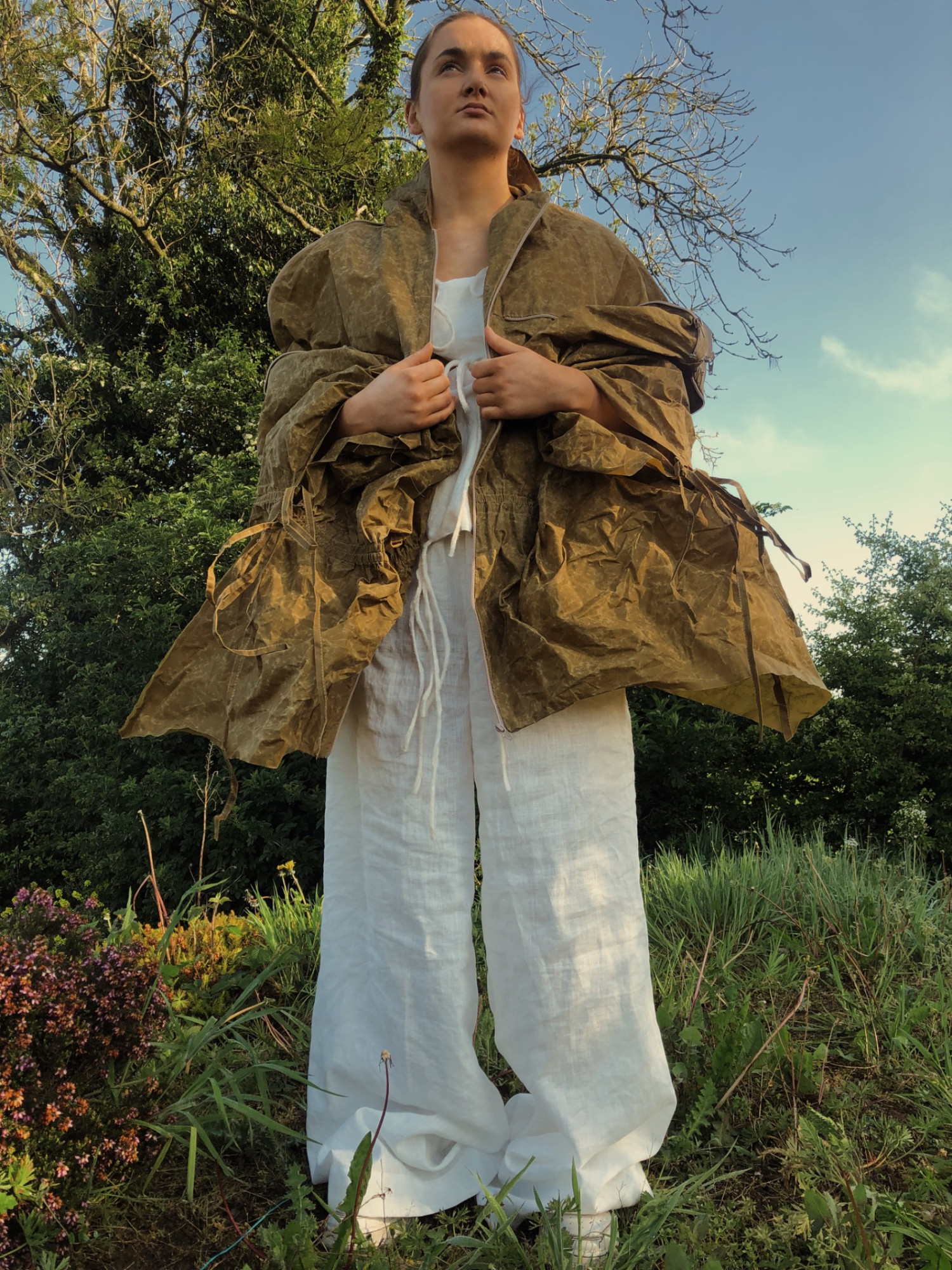 The transformable beeswax cotton raincoat